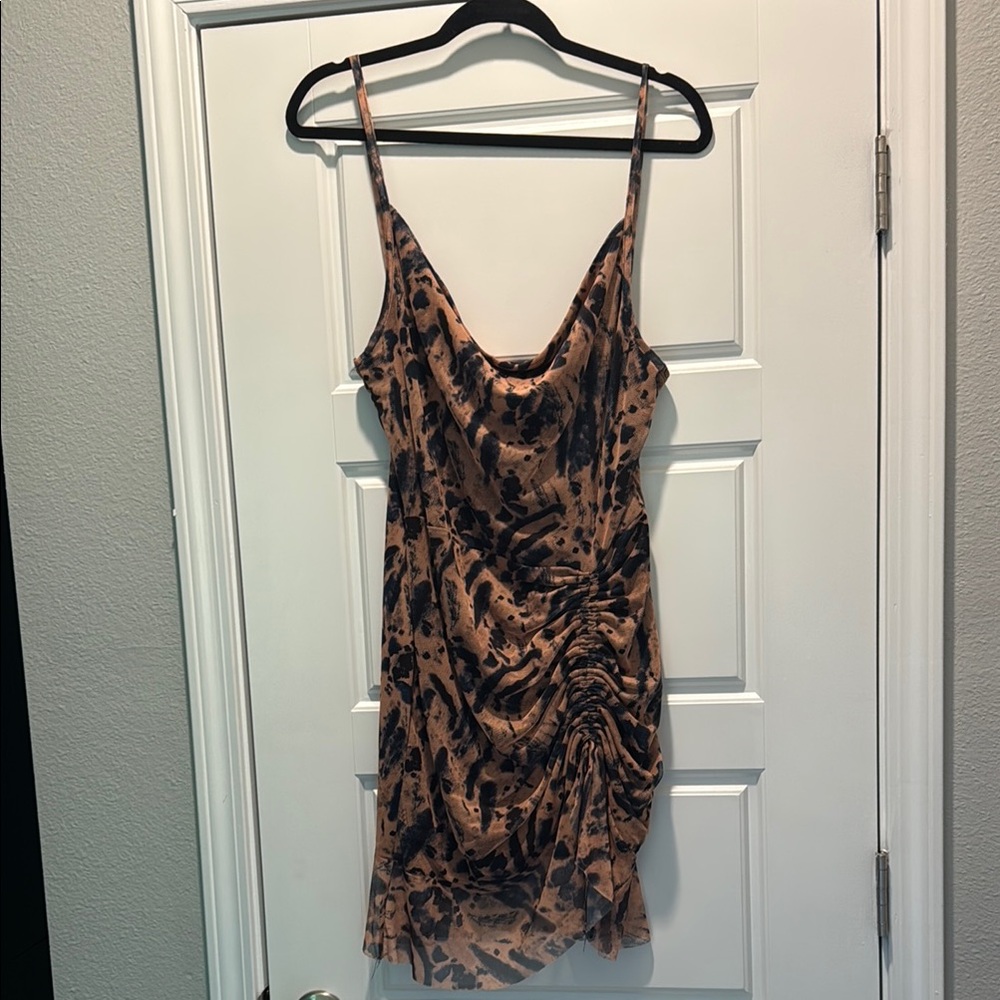Elegant Brown and Black/Blue Ruched Dress